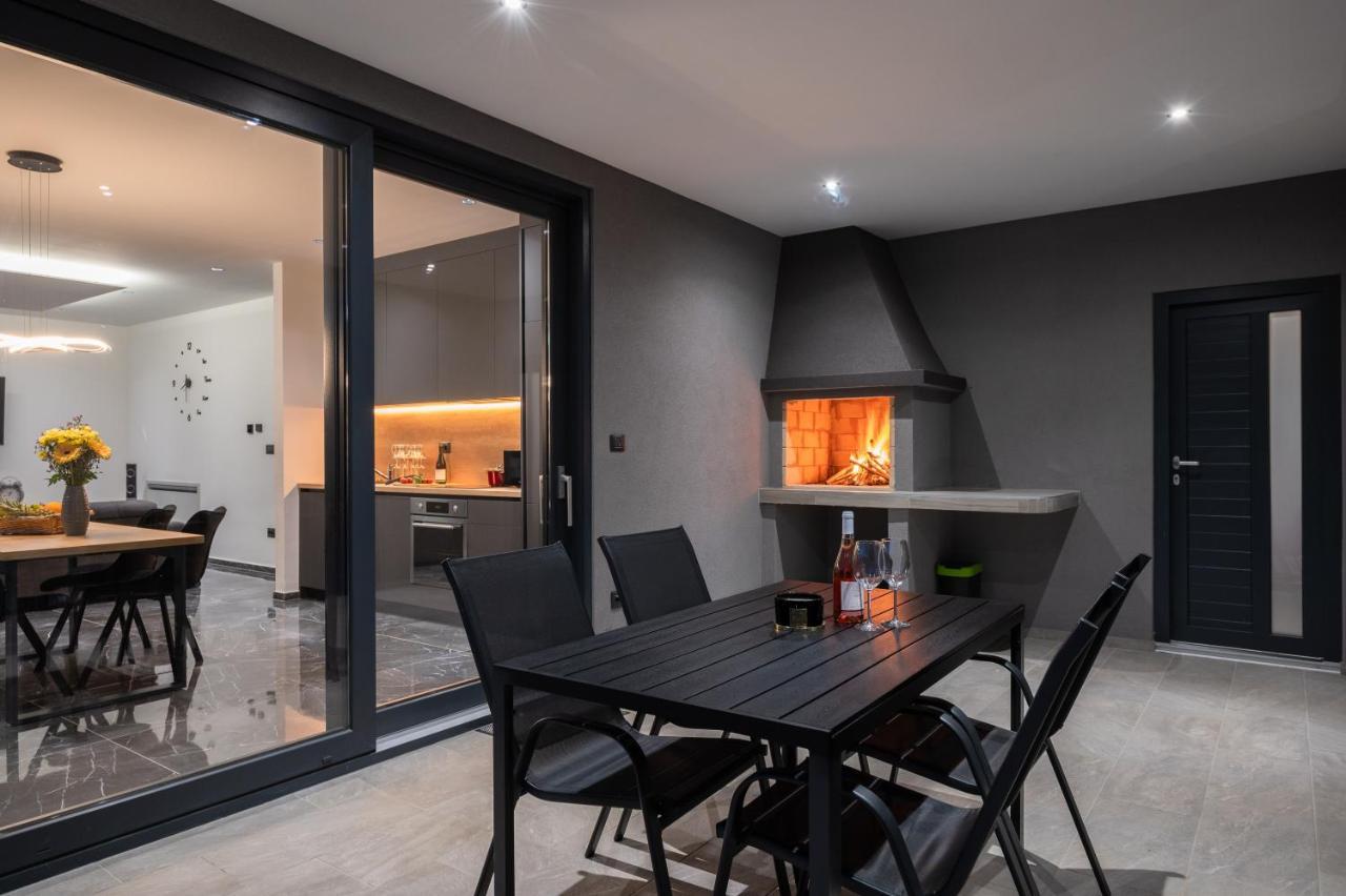 Green Luxury II With Heated Pool, Jacuzzi & Sauna Ruzici  Exterior photo