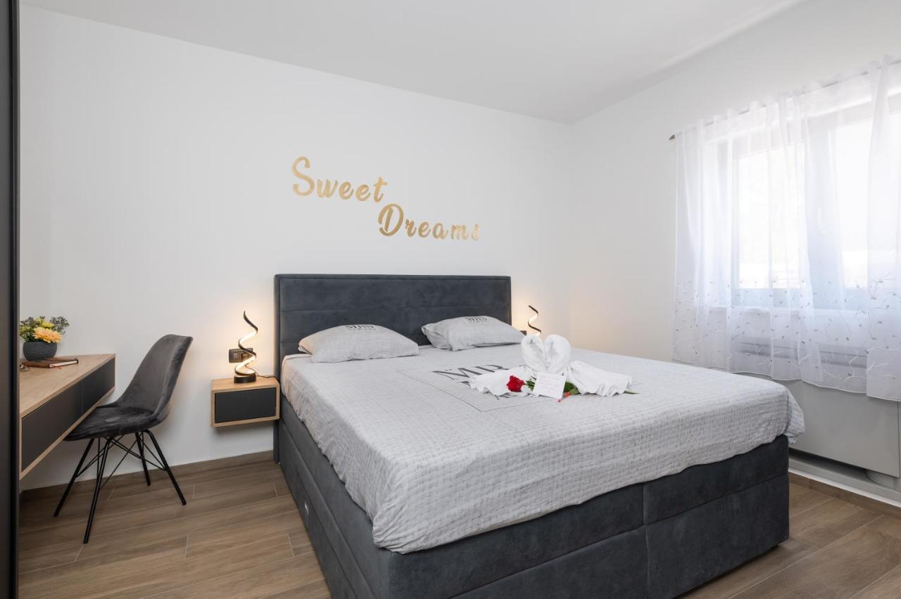 Green Luxury II With Heated Pool, Jacuzzi & Sauna Ruzici  Exterior photo
