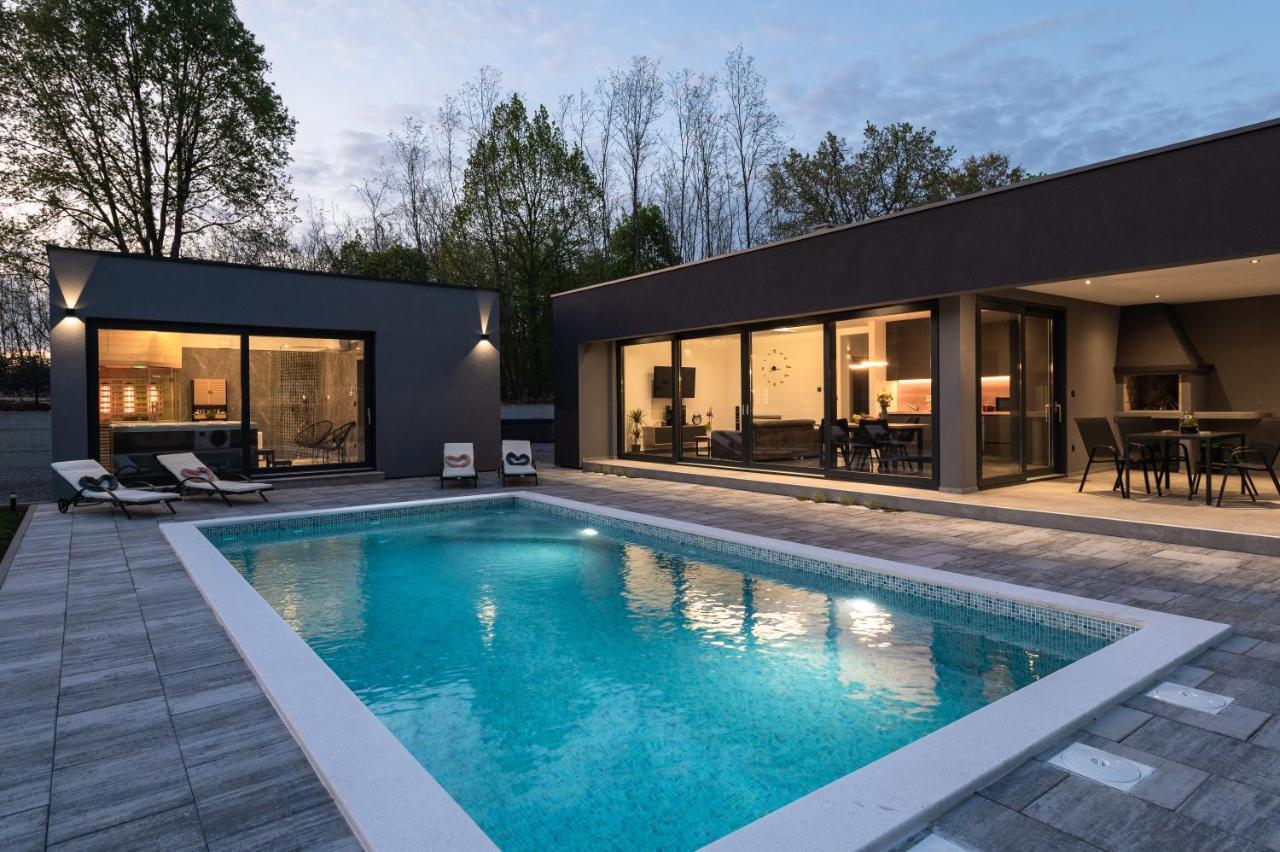 Green Luxury II With Heated Pool, Jacuzzi & Sauna Ruzici  Exterior photo